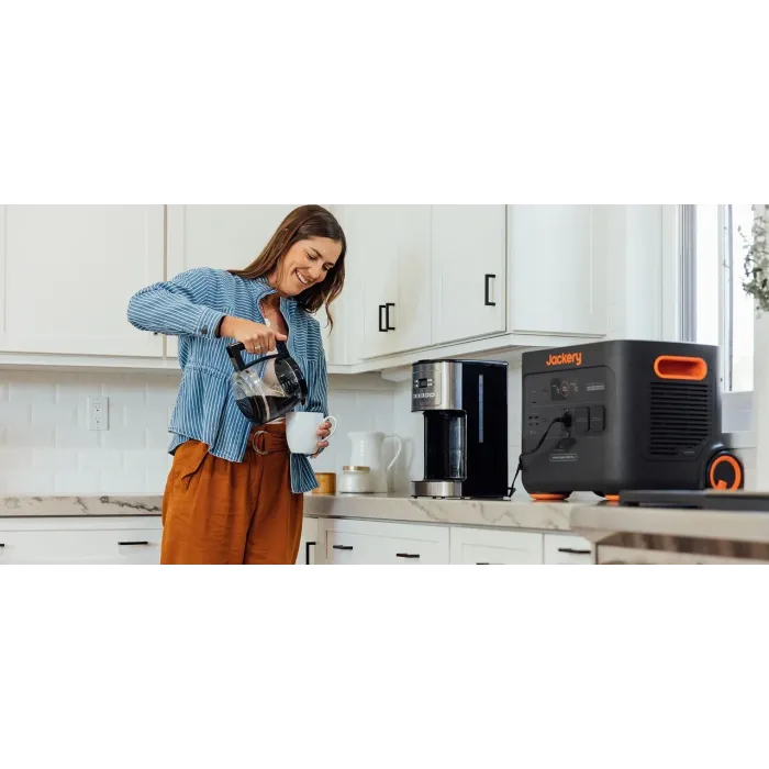 Jackery Explorer 2000 Plus 2042,8Wh — портативна електростанція 3000Вт/6000Вт LiFePO4 з розширенням до 12kWh та EPS