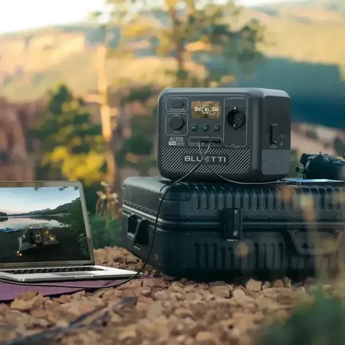 Зарядна станція BLUETTI AC50B 448Wh 700W (пік 1000W) LiFePO4 — TurboCharge 80% за 45 хв, UPS, наскрізна зарядка, 220V EU